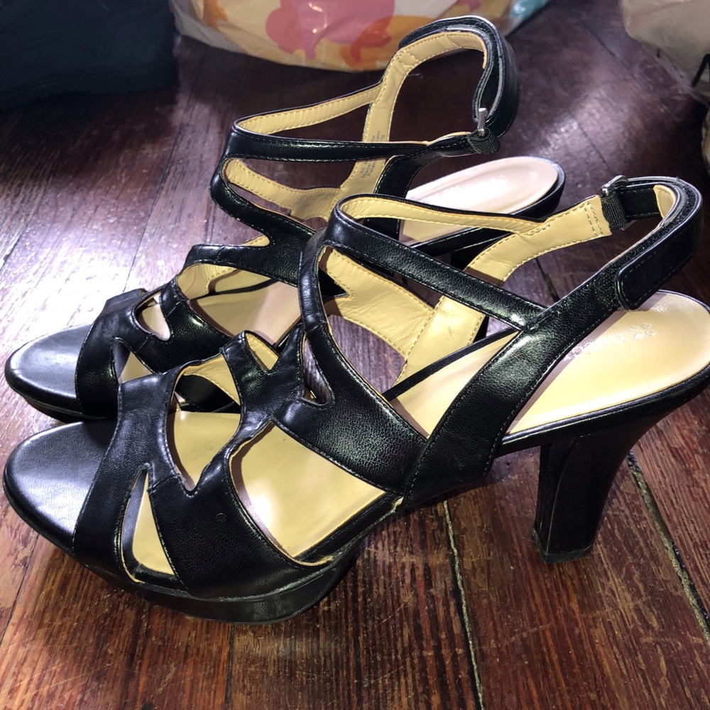Black heel sandal